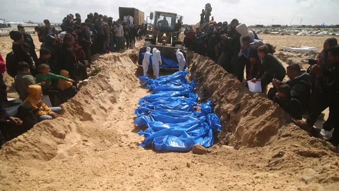 Palestinians attend a mass funeral of people killed in the Israeli offensive on Khan Younis in Rafah, Gaza Strip, Thursday, March 7, 2024. (AP Photo/Hatem Ali)