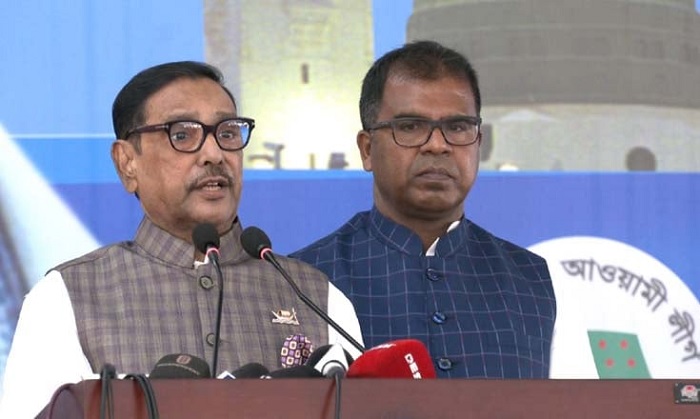 Awami League General Secretary Obaidul Quader addresses an iftar items and Eid gifts distribution ceremony at the AL's Dhaka district office in the capital's Tejgaon area on Saturday.