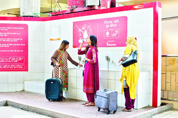 Robi ensures safe drinking water for railway passengers