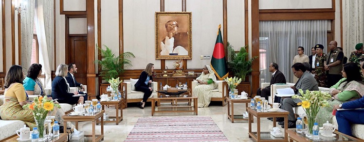 Director General of the International Organization for Migration (IOM) Amy Pope pays a courtesy call on Prime Minister Sheikh Hasina at Ganabhaban in Dhaka on Tuesday (May 7, 2024).