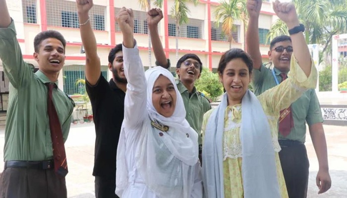 Students of Rajshahi Model School and College