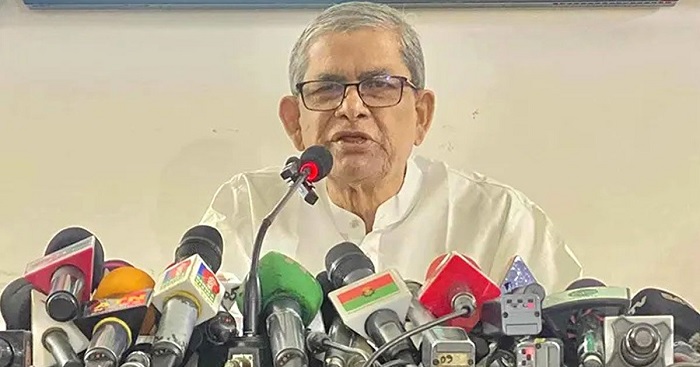 BNP Secretary General Mirza Fakhrul Islam Alamgir addresses a press conference at the BNP chairperson's political office at Gulshan in the capital on Sunday. 