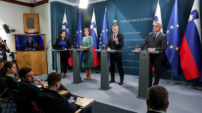 Slovenian Prime Minister Robert Golob, Culture Minister Asta Vrecko and Economy Minister Matjaz Han attend a press conference about the recognition of the Palestinian state, in Ljubljana, Slovenia, on May 30, 2024. Photo: Reuters