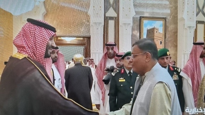 Foreign Minister Dr Hasan Mahmud attends a royal reception at Mina Palace in Saudi Arabia during the holy Hajj and exchanges greetings with Saudi Crown Prince Mohammed bin Salman Al Saud