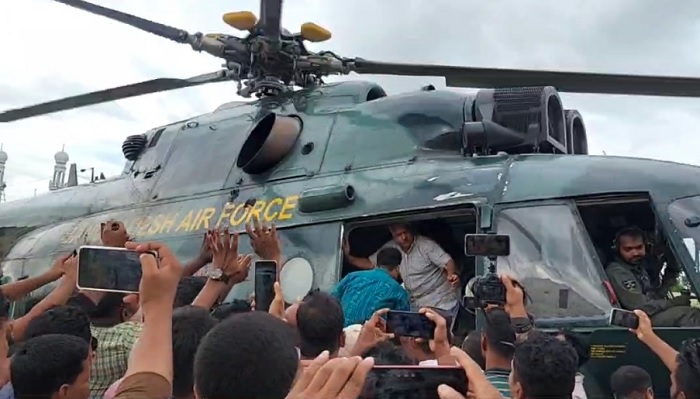 Deputy Speaker of Jatiya Sangsad and Pabna-1 constituency's member of parliament (MP) Advocate Shamsul Huq Tuku being flown to Dhaka by a helicopter of Bangladesh Navy for urgent treatment from Abdul Khaleque Stadium at Bera in Pabna at about 3:30pm on Friday (June 28) 