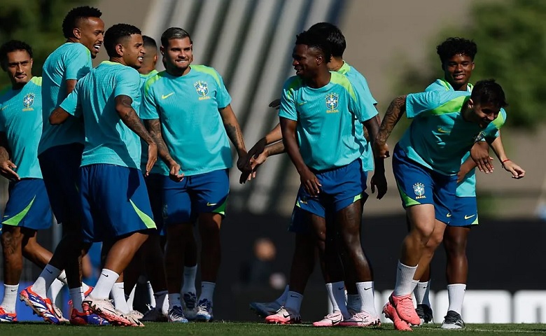 Éder Militao, Rodrygo, Bruno Guimaraes, Vinicius Junior and Endrick of Brazil take part in a training session. Photo: AFP