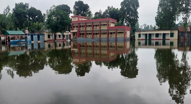 Some educational institutions of Rajibpur upazila in Kurigram district have been submerged. Photo: Observer