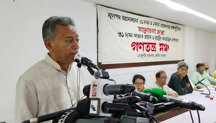 BNP senior leader Amir Khosru Mahmud Chowdhury speaks at a discussion organised by Ganatantra Mancha at Jatiya Press Club on Friday  