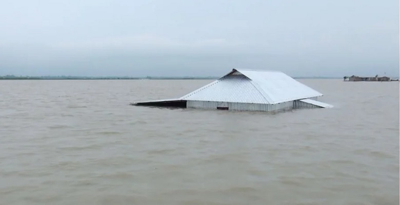 A house submerged in the floodwater in Jamalpur. File Photo