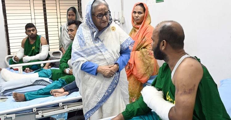 Prime Minister Sheikh Hasina visits Central Police Hospital at Rajarbagh on Sunday afternoon to check on the injured victims of the recent nationwide violence