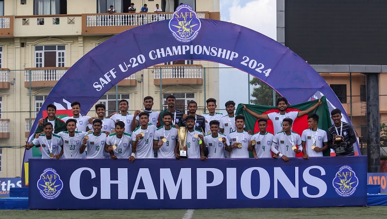 Bangladesh U-20 National football team lifted the SAFF U-20 Championship trophy after historic win over Nepal on Wedneday. Photo: SAFF