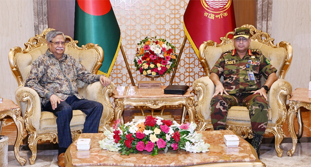 President Mohammed Sahabuddin and Army Chief general Waker-Uz-Zaman pose after a meeting at Bangabhaban in Dhaka on Monday. Photo: Bangabhaban Press Wing