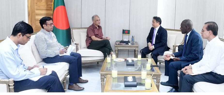 A delegation of the Food and Agriculture Organization (FAO) led by FAO Representative Dr Jiaoqun Shi makes a courtesy call on Agriculture Advisor Lieutenant General (retd) M Jahangir Alam Chowdhury at his secretariat office in Dhaka on Wednesday.