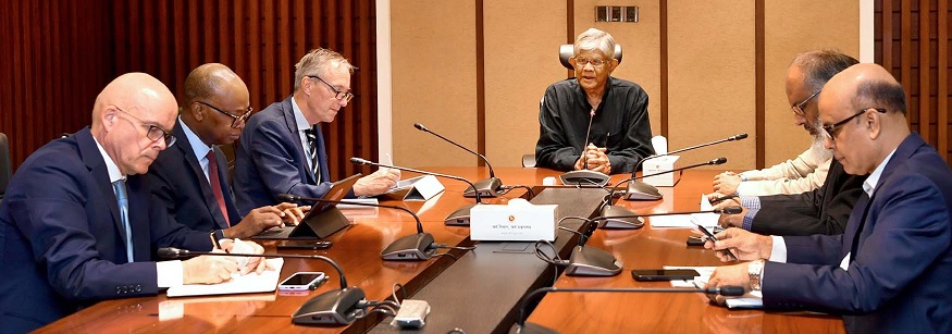 A delegation of the World Bank headed by Martin Raiser, World Bank's Regional Vice President for South Asia, holds a meeting with Finance Adviser Dr Salehuddin Ahmed at the Finance Division at Bangladesh Secretariat on Thursday.