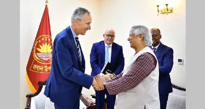 Martin Raiser (left), Vice President of the World Bank's South Asia Region, meets Chief Adviser Professor Muhammad Yunus at his Tejgaon office in Dhaka on Thursday (September 19, 2024). PHOTO: PID