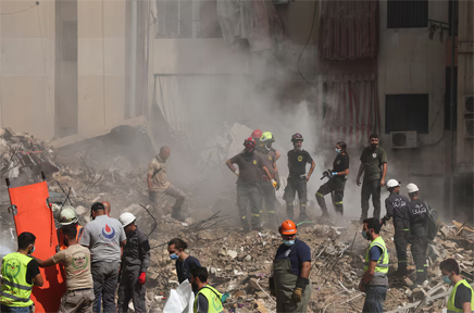 Emergency personnel work at the site of Friday's Israeli strike, as search and rescue operations continue, in Beirut's southern suburbs, Lebanon September 21, 2024. Photo: Reuters 