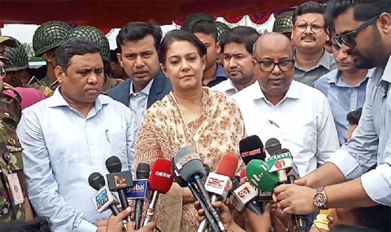 Sayeda Rizwana Hasan speaks to reporters while visiting Musapur Regulator area in Noakhali's Companiganj upazila on September 23. Photo: Observer