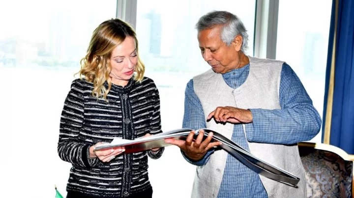 Chief Adviser Professor Muhammad Yunus discusses with Italian Prime Minister Giorgia Meloni on Tuesday on the sideline of the annual UN General Assembly at the UN headquarters, September 25, 2024. Photo: UNB