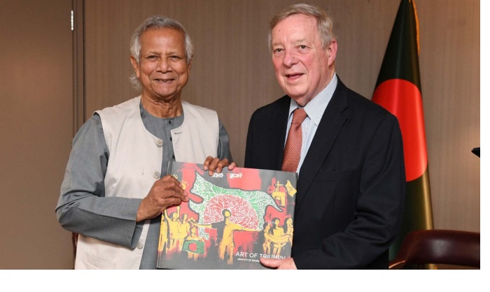 US Senate Majority Whip Dick Durbin meets Chief Adviser Professor Muhammad Yunus in New York on 27 September 2024. Photo: PID