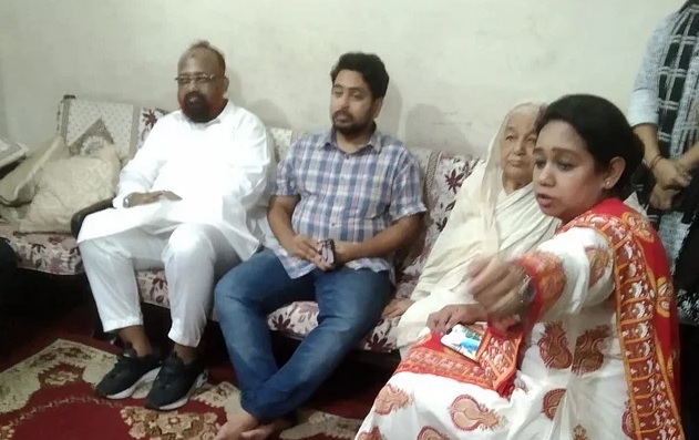 Saiful Islam (in a white punjabi) seen along with his family members at about 5:30pm at his Shahinbagh residence in Dhaka. Information adviser Nahid Islam also seen among them.