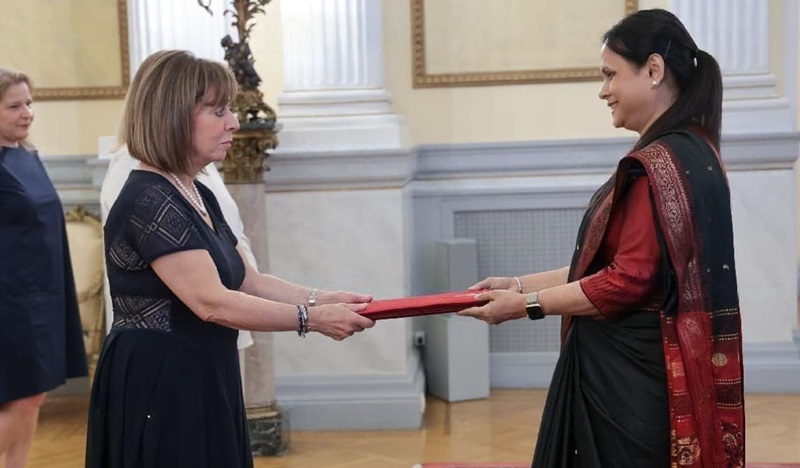 Ambassador Nahida Rahman Shumona presents her credentials to the Greek president, Katerina Sakellaropoulou, in Athens.