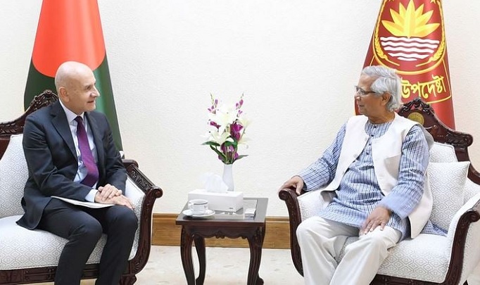 Italian Ambassador in Dhaka Antonio Alessandro (left) calls on Chief Adviser Professor Dr Muhammad Yunus at the latter's Tejgaon office in Dhaka on Wednesday