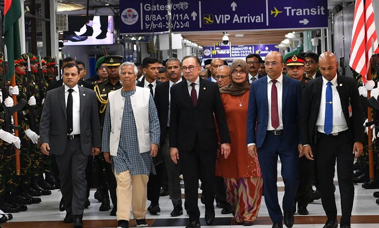 Malaysian Prime Minister Anwar Ibrahim leaves Dhaka for Kuala Lumpur on Friday evening wrapping up his brief visit to Bangladesh.