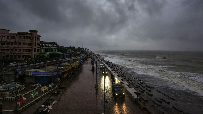 The landfall of Cyclone Dana on Friday morning in Odisha.