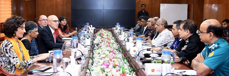 A five-member delegation led by the United Nations (UN) High Commissioner for Human Rights Volker Turk holds a meeting with Home Adviser Lt Gen (Retd) Md Jahangir Alam Chowdhury and his team at the latter's office in Dhaka on Tuesday (October 29).