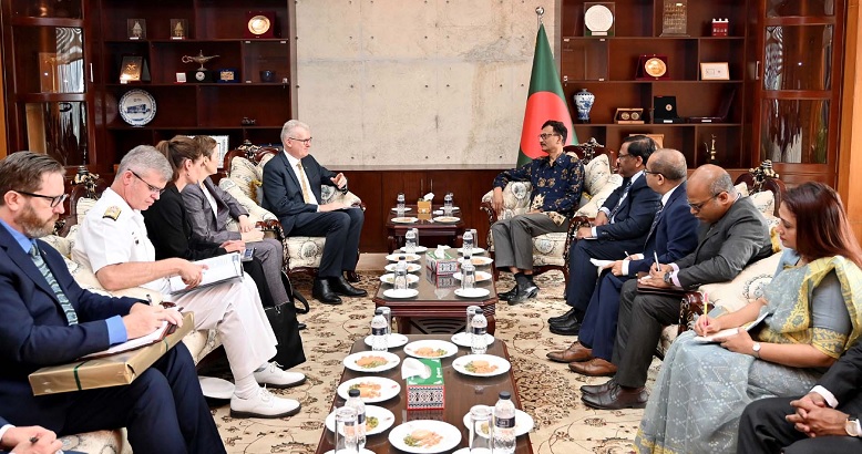 Visiting Australian Home Affairs Minister and Leader of the House of Australia Tony Burke (left) calls on Foreign Adviser Md Touhid Hossain at the foreign ministry in Dhaka on Thursday, October 31, 2024