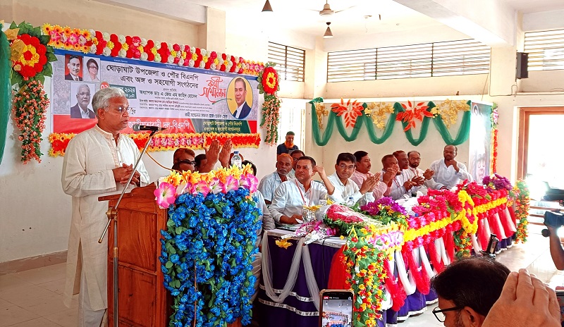 BNP National Standing Committee member Professor Dr. AZM Zahid Hossain speaks at a joint workers' meeting in Dinajpur's Ghoraghat upazila on Saturday.