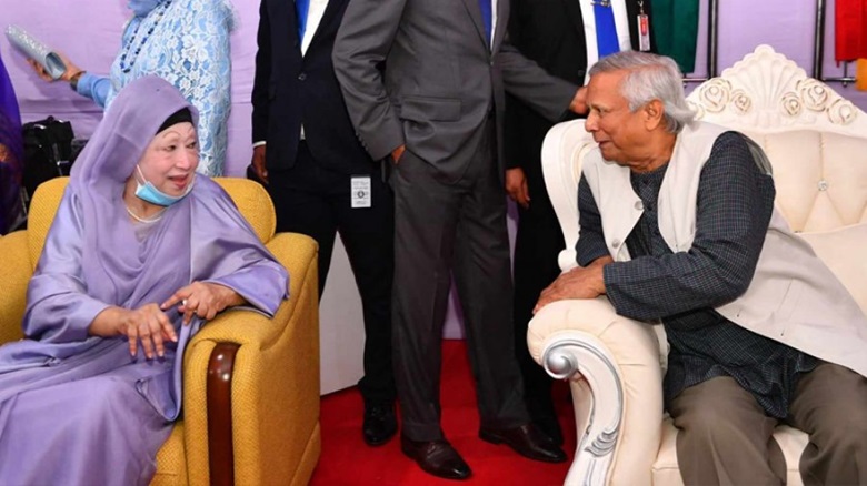 BNP Chairperson Khaleda Zia and Chief Adviser Prof Muhammad Yunus exchange pleasantries after attending a reception at Senakunja in Dhaka Cantonment on Thursday afternoon.