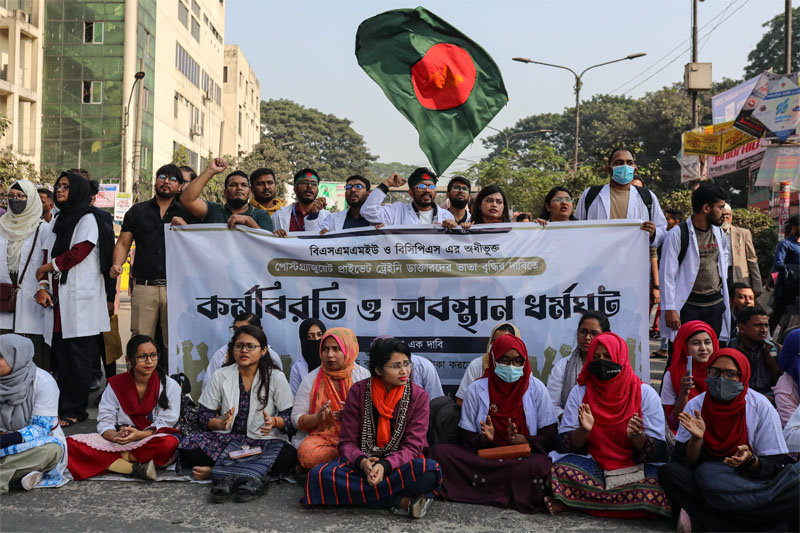 Postgraduate trainee doctors from different parts of the country blocked Shahbagh intersection in Sunday to press home their demand for raising their monthly allowance